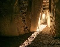 Newgrange winter solstice passage chamber light